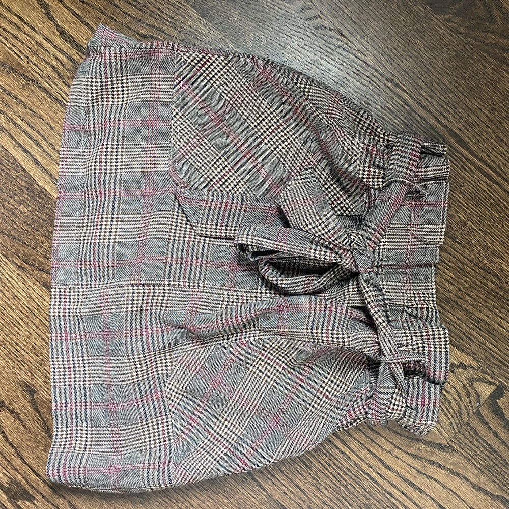 Plaid skirt with belt tie!
